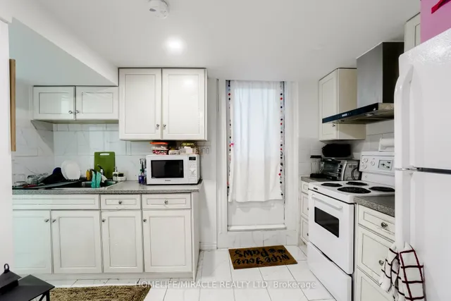 Additional image 27 of 34 Greenbush Cres