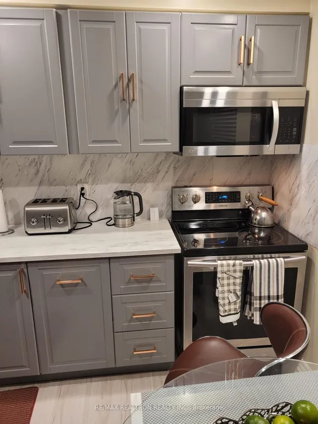 Additional image 3 of 7707 Darcel Ave Unit 26