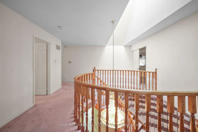 Additional image 23 of 7 Vogue Cres