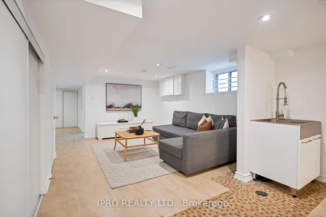 Additional image 39 of 273 Strathmore Blvd