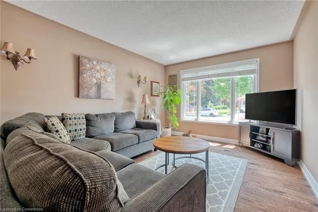 Additional image 8 of 13 Loneoak Cres