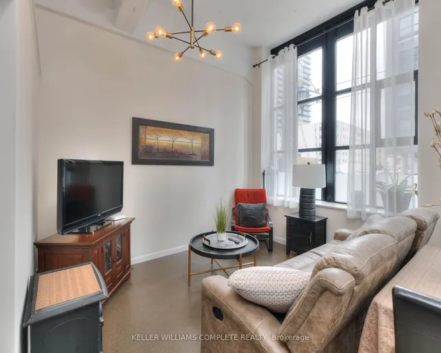 Additional image 10 of 410 King St Unit 108