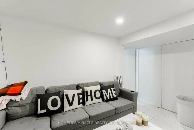 Additional image 32 of 34 Greenbush Cres