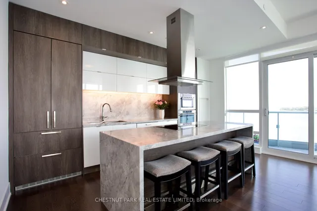 Additional image 13 of 55 Merchants' Wharf Unit 923