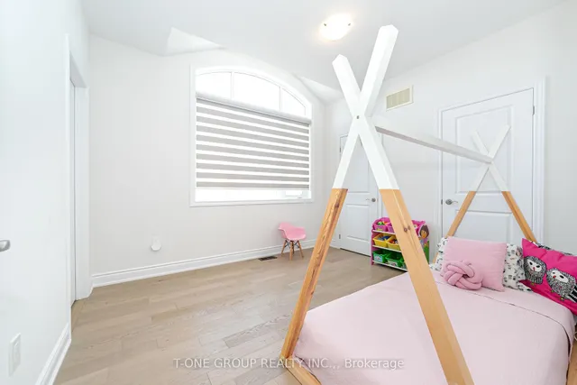 Additional image 29 of 26 Merlin St