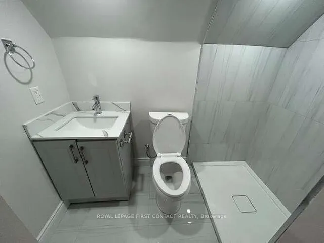 Additional image 42 of 24 Bachelor St