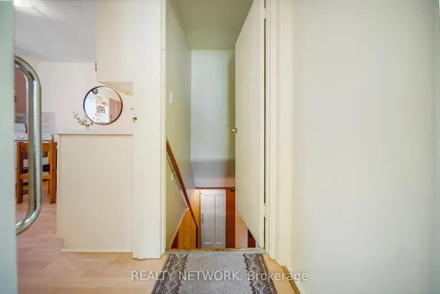 Additional image 32 of 549 Upper Wentworth St