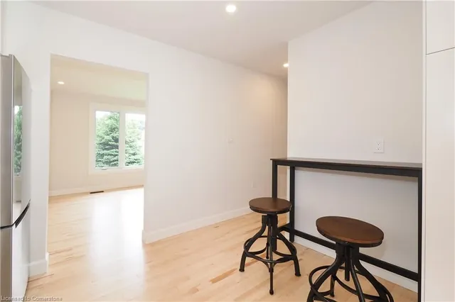 Additional image 8 of 383 Dumfries Ave