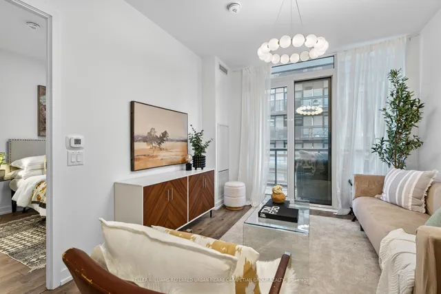 Additional image 10 of 39 Roehampton Ave Unit 408