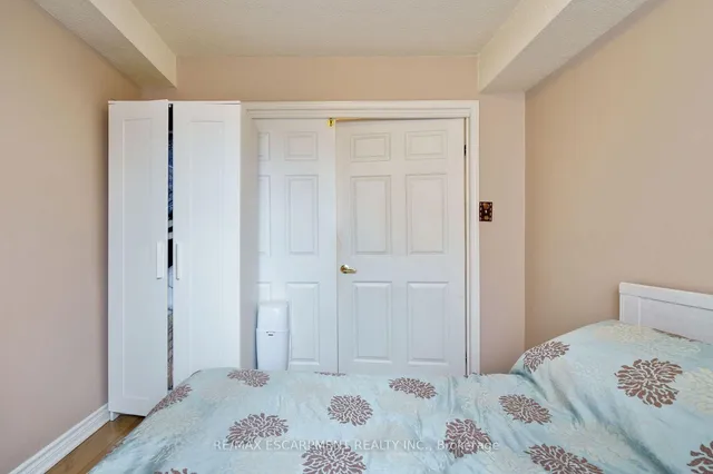 Additional image 12 of 500 GREEN Rd Unit 218