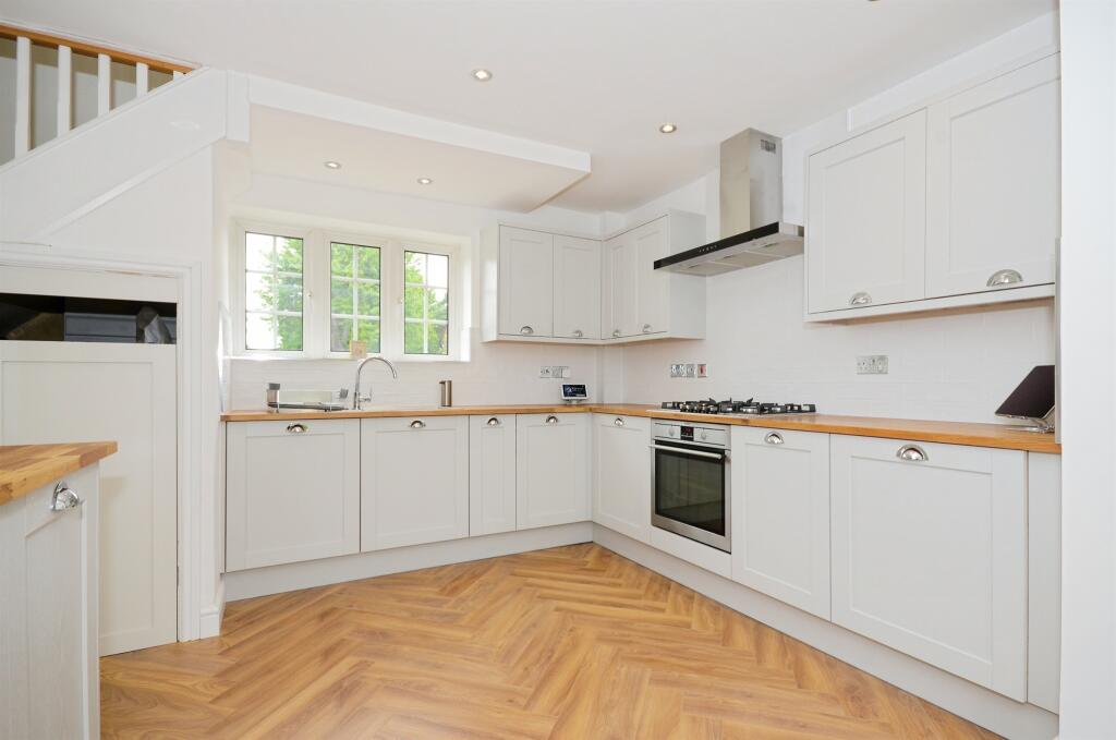 Additional image 3 of Manor Road, London Colney, ST. ALBANS