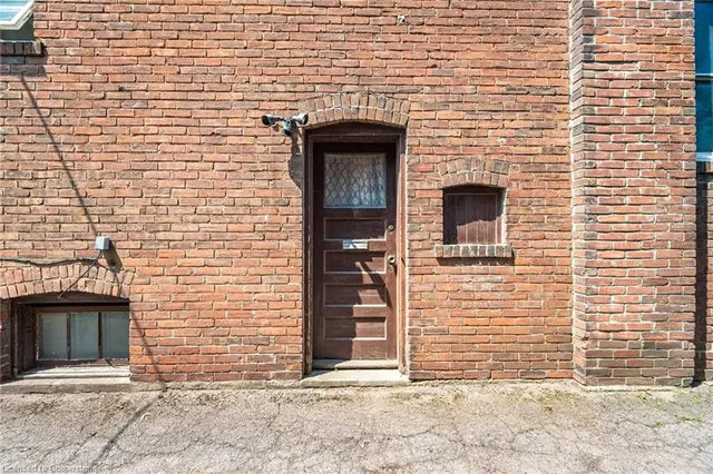 Additional image 33 of 24 Sykes Ave