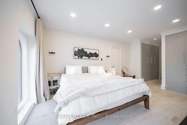 Additional image 24 of 300 Avenue Rd Unit 5