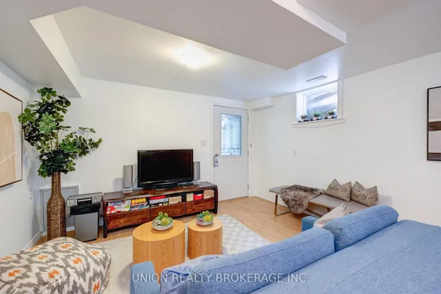 Additional image 23 of 301 Victoria Park Ave