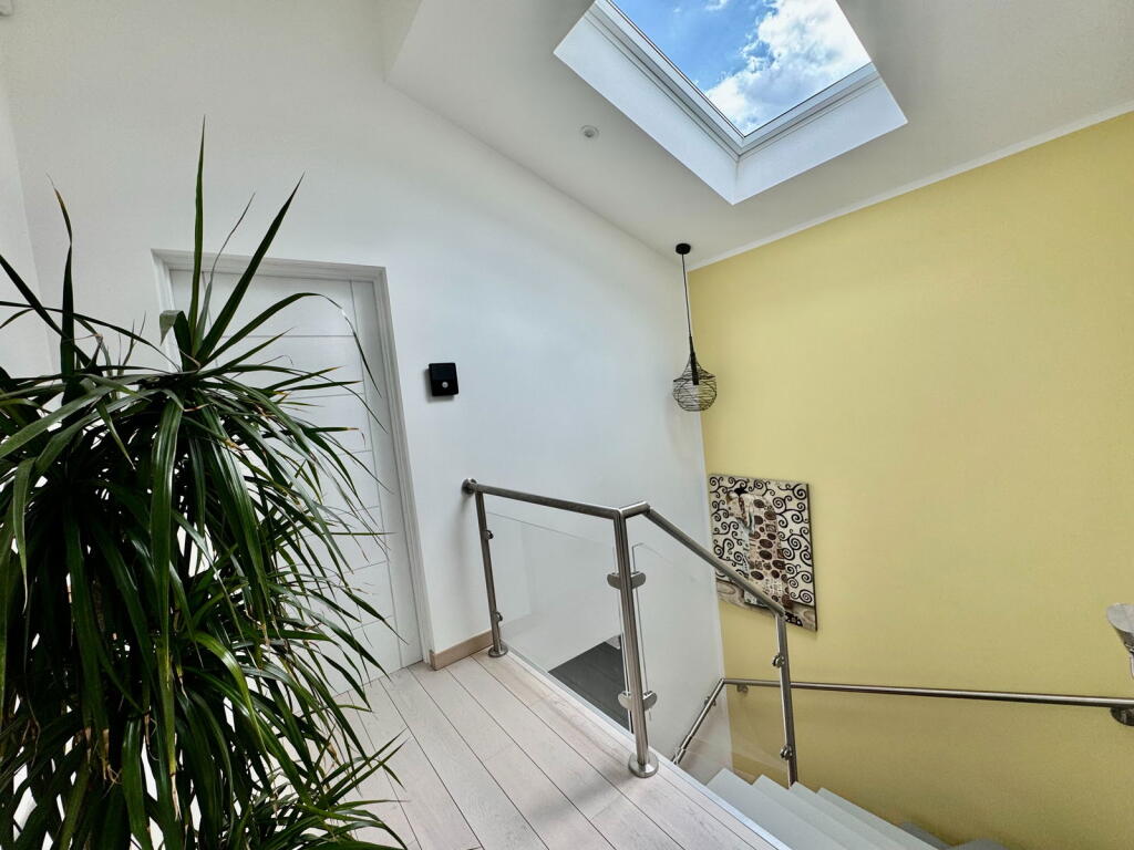 Additional image 13 of West Riding,Bricket Wood,Hertfordshire,AL2 3QS