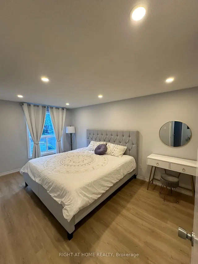 Additional image 10 of 14 Hero Sq