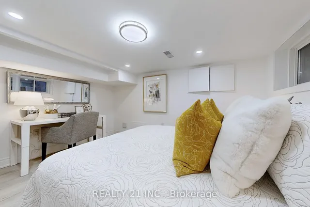 Additional image 30 of 92 King Edward Ave Ave