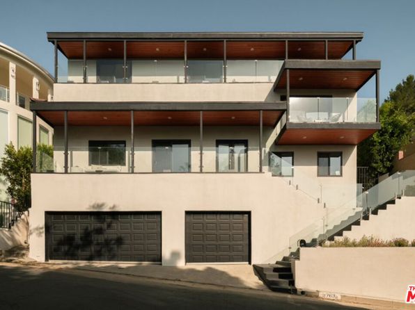 3763 Prestwick Dr, Los Angeles, CA 90027