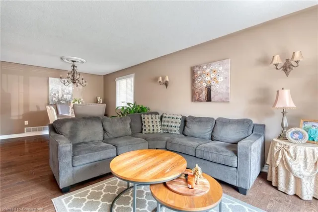 Additional image 6 of 13 Loneoak Cres