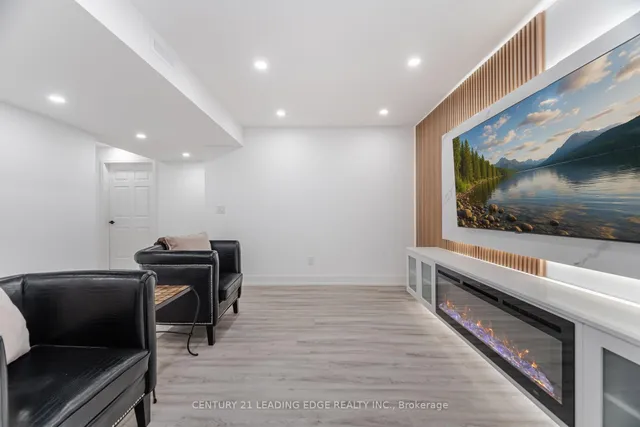 Additional image 32 of 34 Royal Links Circ