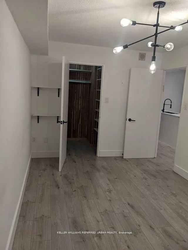 Additional image 6 of 3000 Bathurst St Unit 110