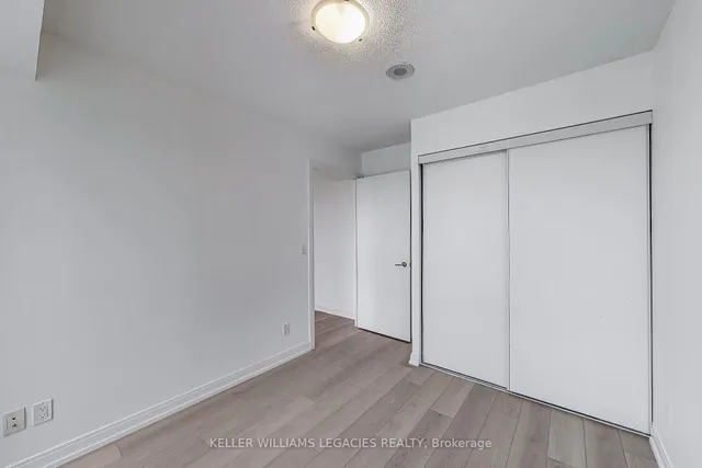 Additional image 11 of 181 Village Green Sq Unit 719