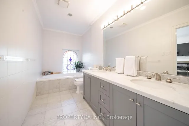 Additional image 31 of 300 Avenue Rd Unit 5