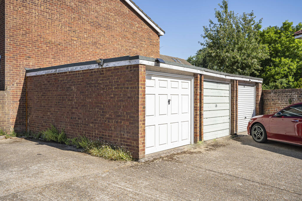 Additional image 22 of High Street, London Colney, AL2