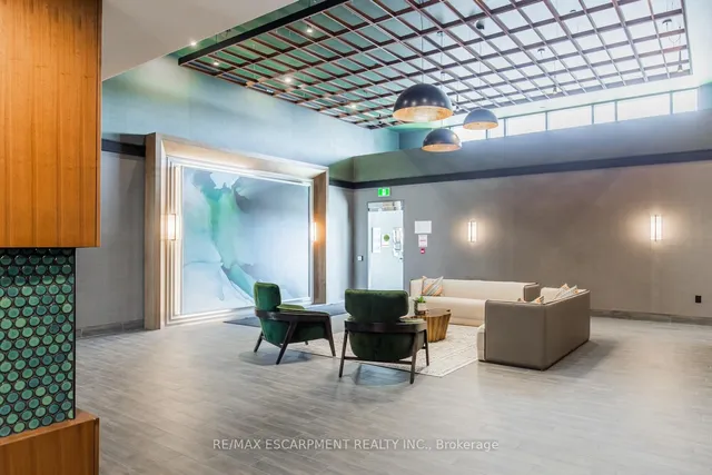 Additional image 4 of 450 Dundas St Unit 303