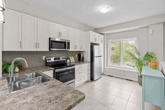 Additional image 4 of 215 Dundas St Unit 53