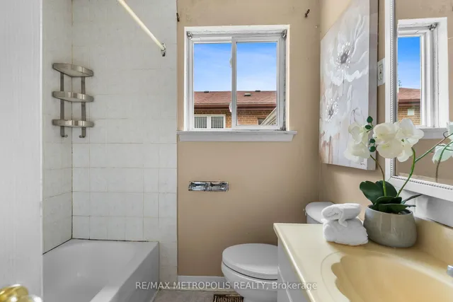 Additional image 24 of 154 Fitzgibbon Ave