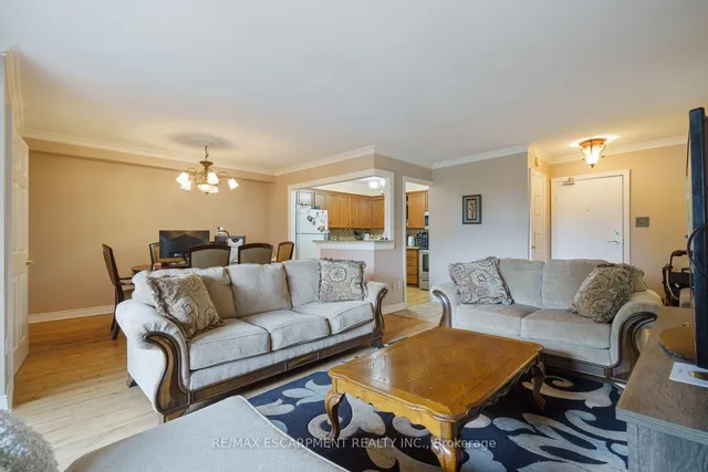 Additional image 11 of 500 GREEN Rd Unit 218