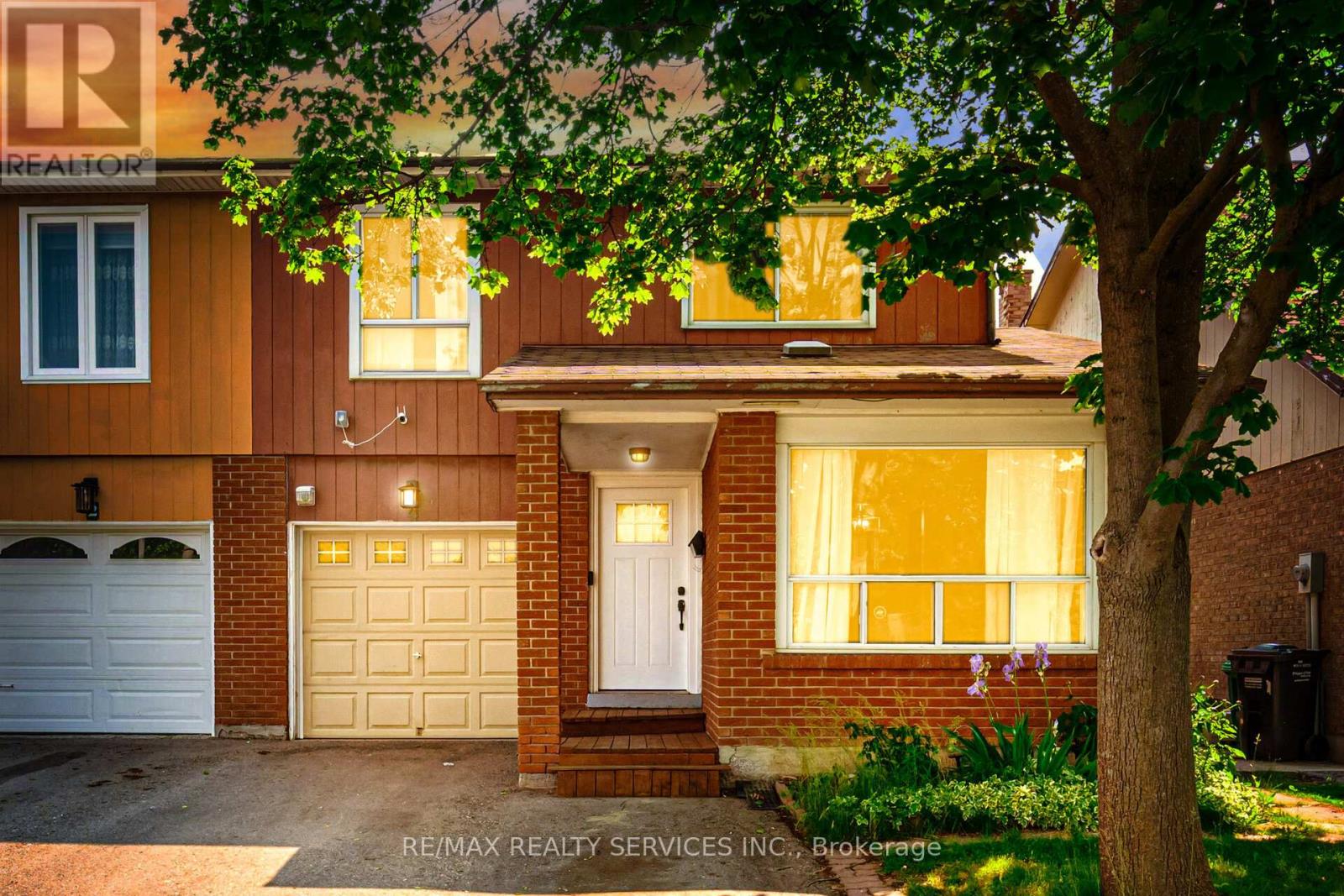 4 HINCHLEY WOOD GROVE|Brampton (Brampton North), Ontario L6V3M3