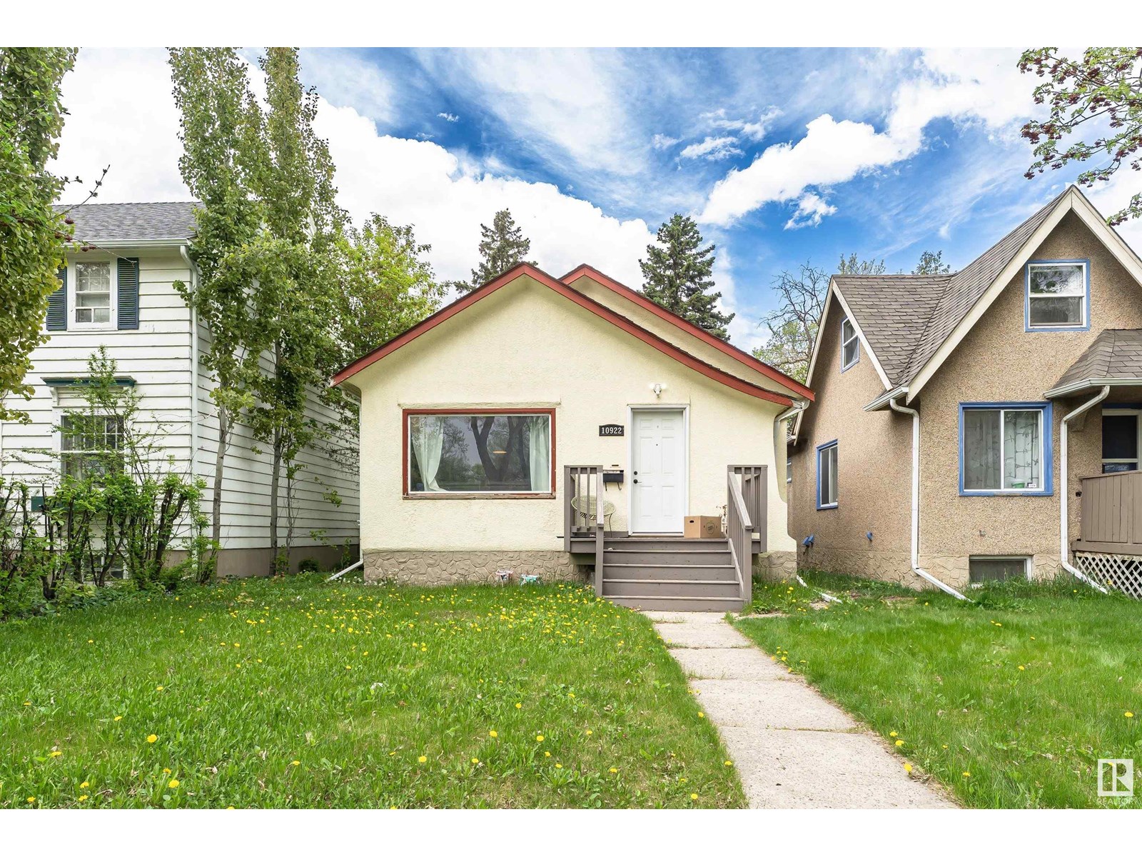 10922 84 AV NW|Edmonton, Alberta T6G0V4