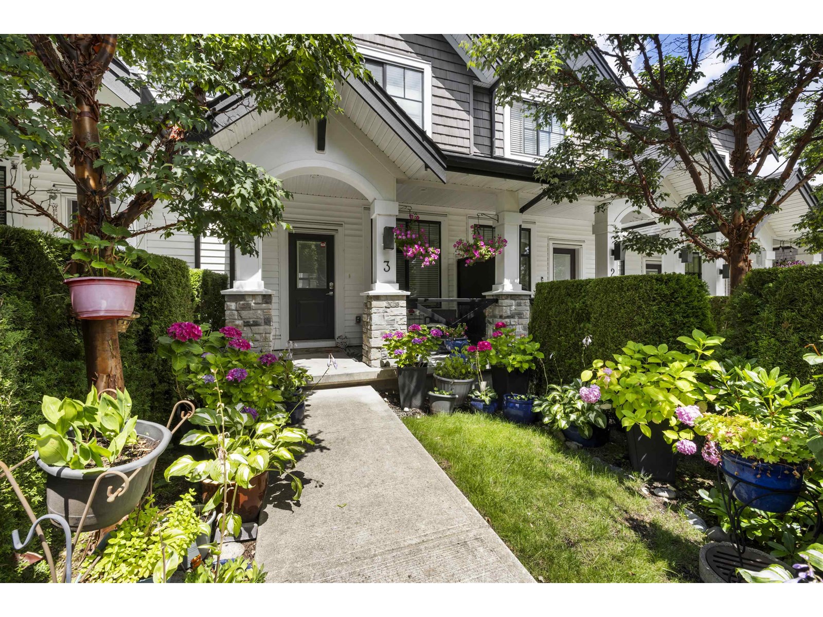 3 14271 60 AVENUE|Surrey, British Columbia V3X2N4