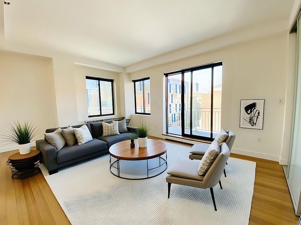 353 E 104th St #6A, New York, NY 10029