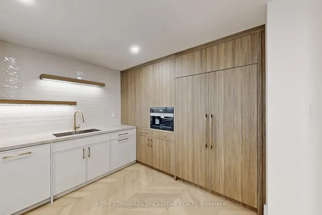 Additional image 12 of 110 Bloor St Unit 1009