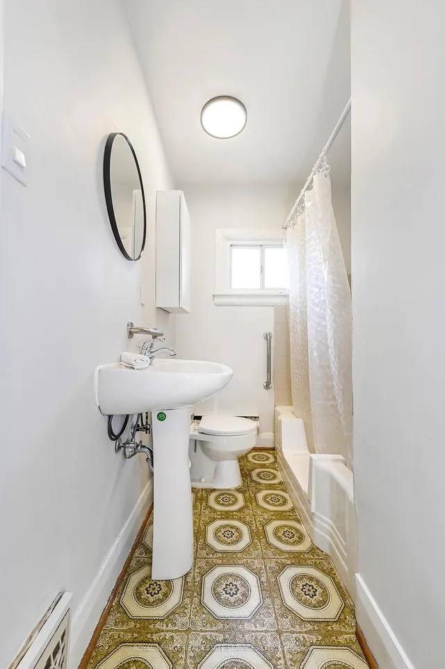 Additional image 27 of 393 Glenholme Ave