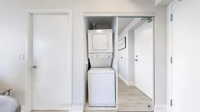 Additional image 26 of 832 Bay St Unit 4109