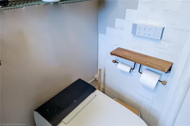 Additional image 38 of 345 Hawkridge Ave