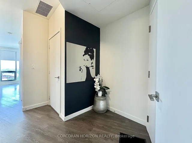 Additional image 3 of 690 KING St Unit 606