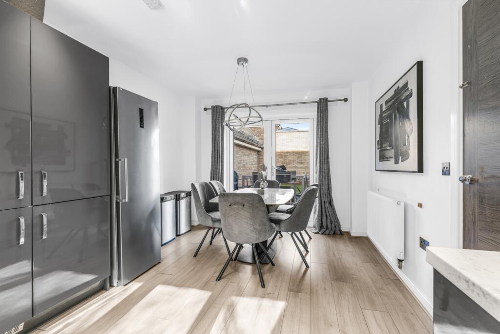 Additional image 4 of Victoria Close, Welwyn Garden City, Hertfordshire, AL7