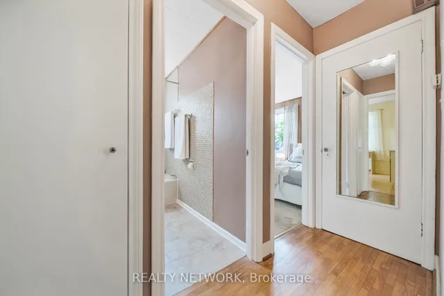 Additional image 22 of 549 Upper Wentworth St