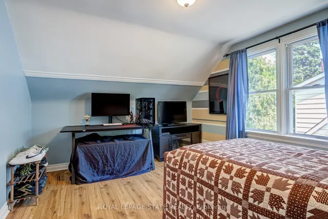 Additional image 30 of 90 Arcade Cres