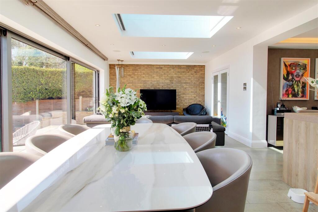 Additional image 7 of The Grove, Brookmans Park