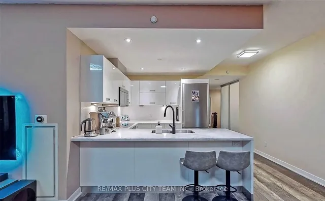 Additional image 17 of 88 Park Lawn Rd Unit 2316