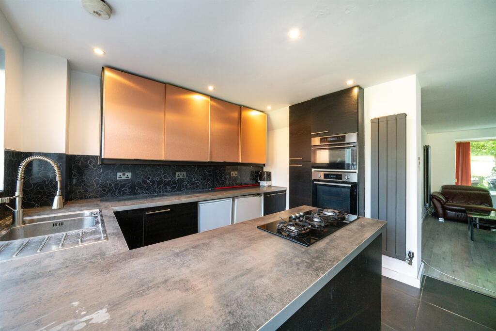 Additional image 4 of Hunt Close, St. Albans