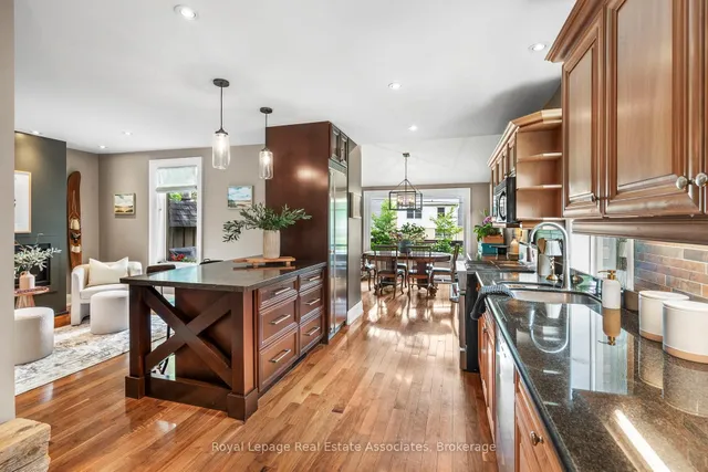 Additional image 12 of 7 Peel Ave