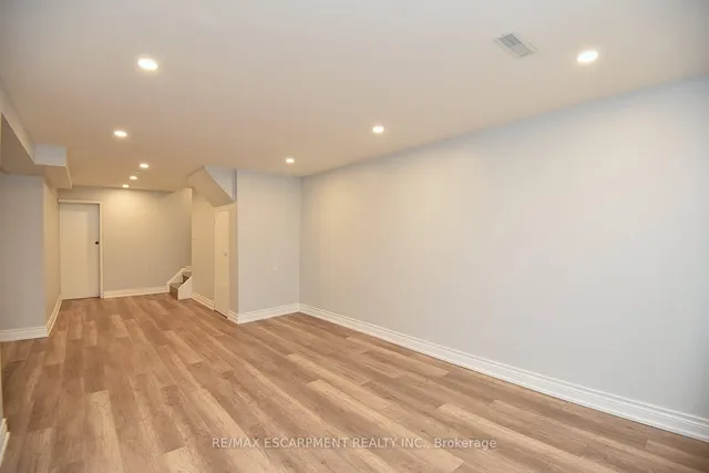 Additional image 42 of 459 Woodview Rd Unit 4