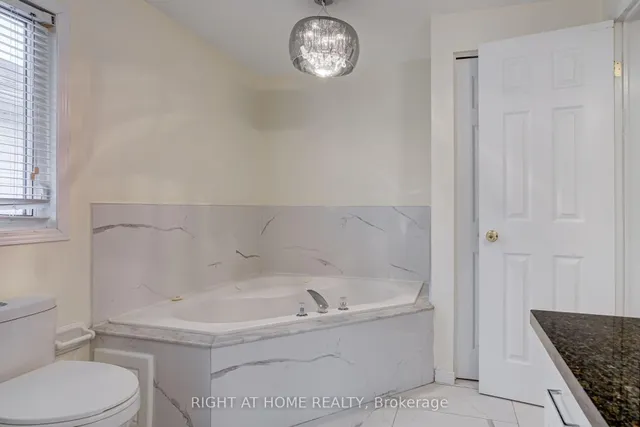 Additional image 13 of 131 Peach Blossom Cres